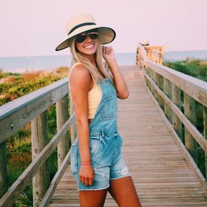 Meet your Posher, Lexi